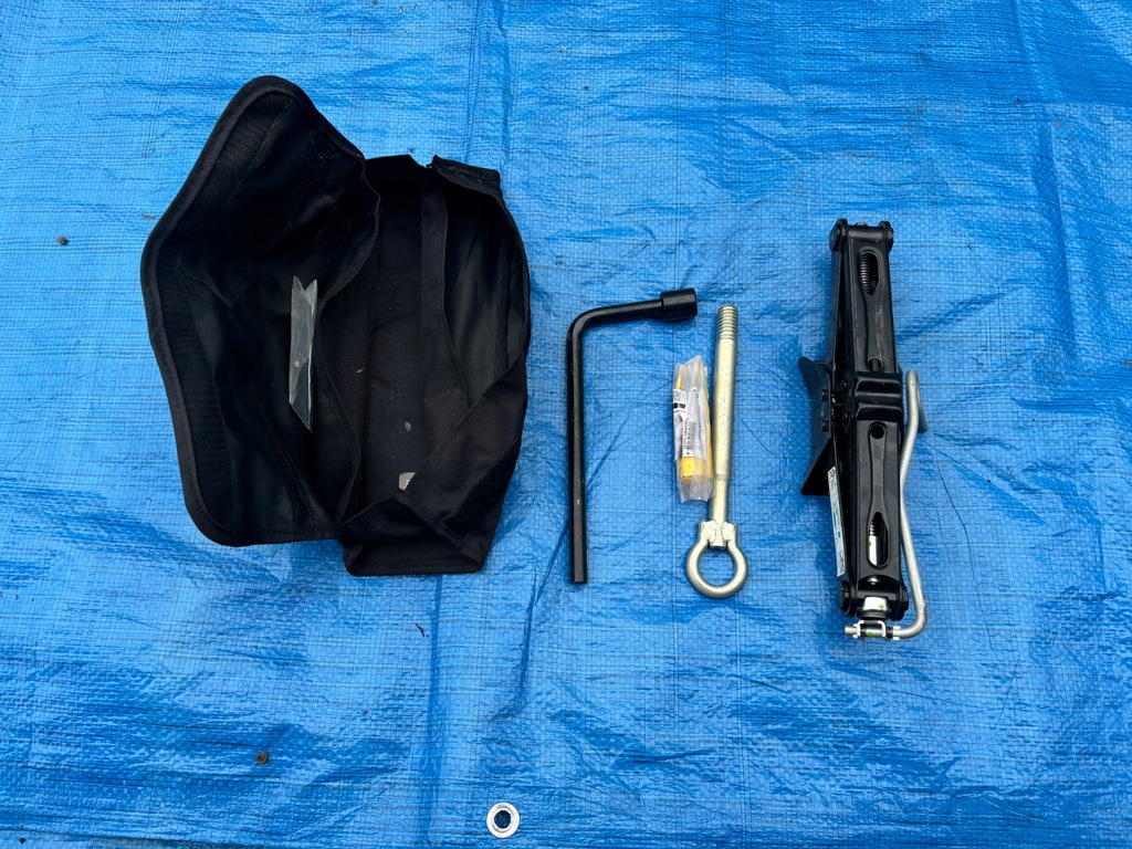 фото №1, Peugeot 208 ii домкрат набір ремонтний