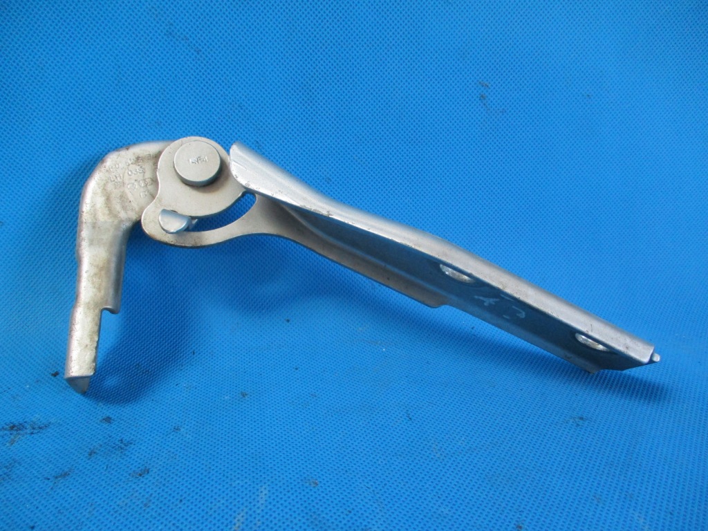 фото №1, Петля капот лівий audi a3 8p 8p0823301