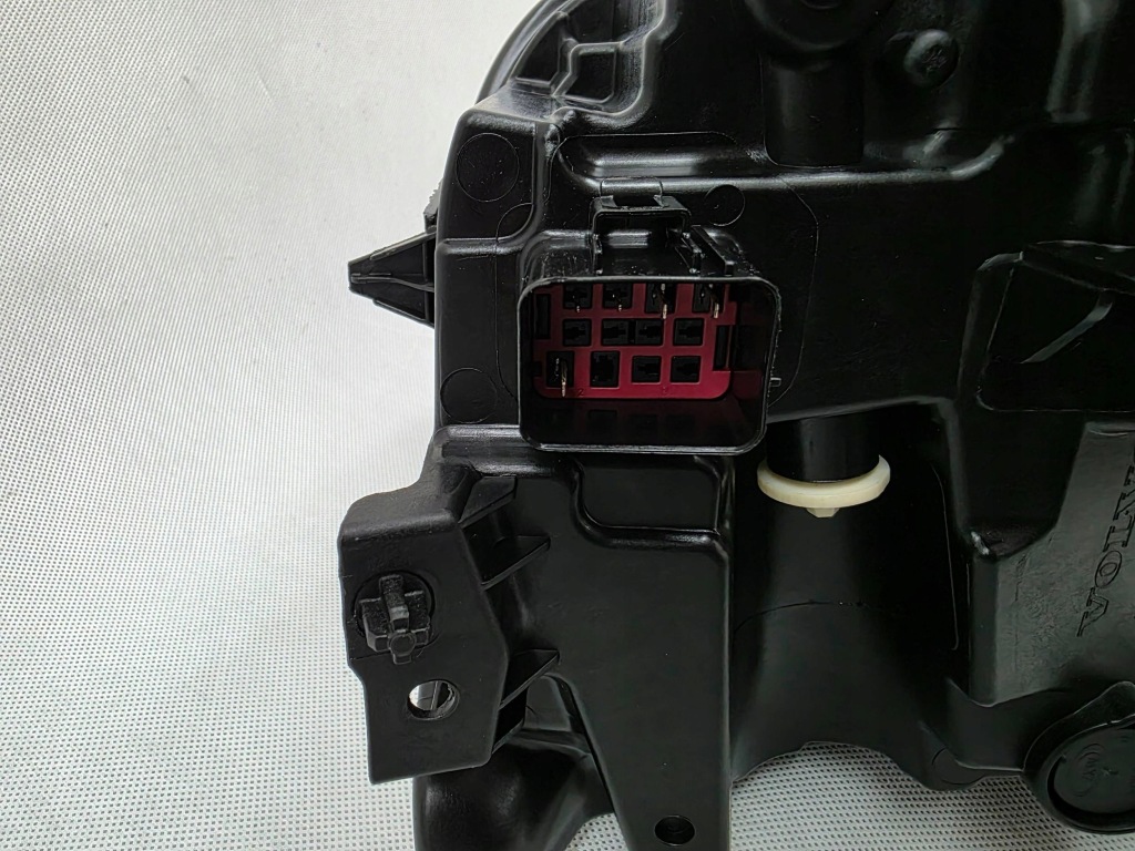 Volvo xc60 2 рестайлінг  фара перед передня правий full led європа 32404710 в Україні