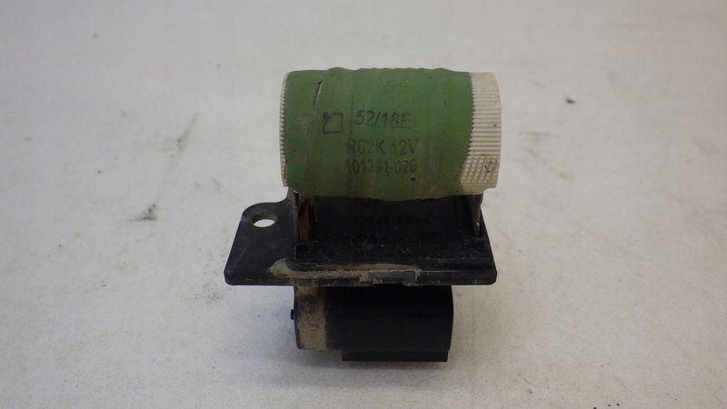 Резистор резистор ford fiesta vii mk8 st резистор резистор fiesta mk8 Недорого