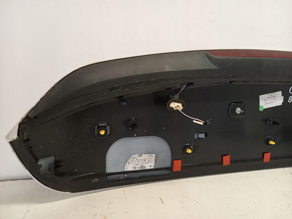 фото №6, Накладка крышки audi q3 8u0 8u0827933