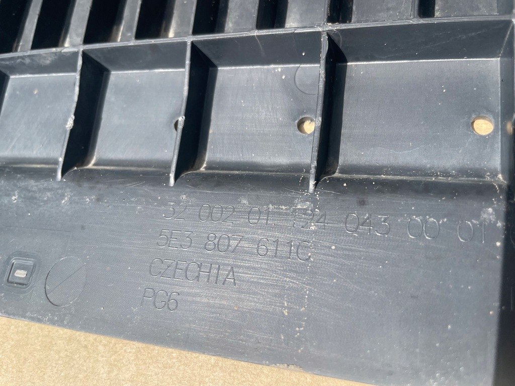 фото №9, Бампер skoda octavia iv w колір lf9r pdcx4 kompletny do встановлення