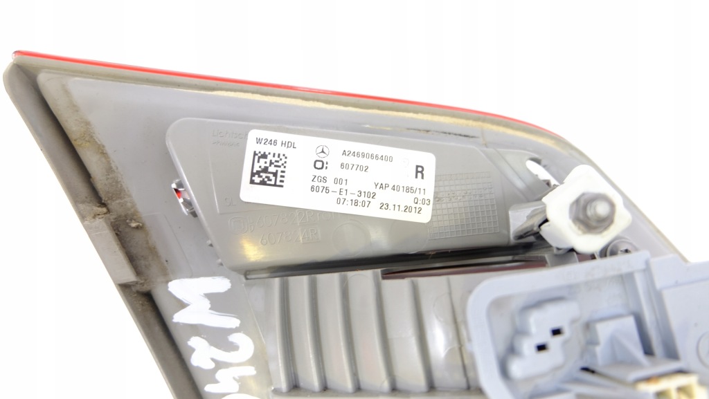 фото №8, Mercedes b-klasa w246 лампа кришки правий задня a2469066400
