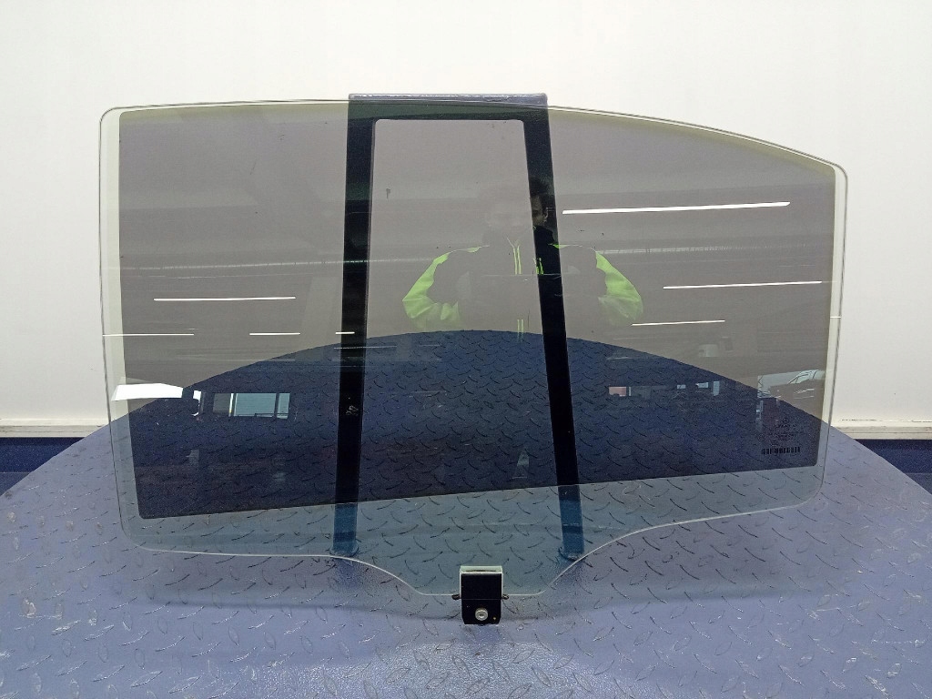 Купити Mercedes s-klasa w221 long рестайлінг  09-13 подвійний скло двері задній ліва