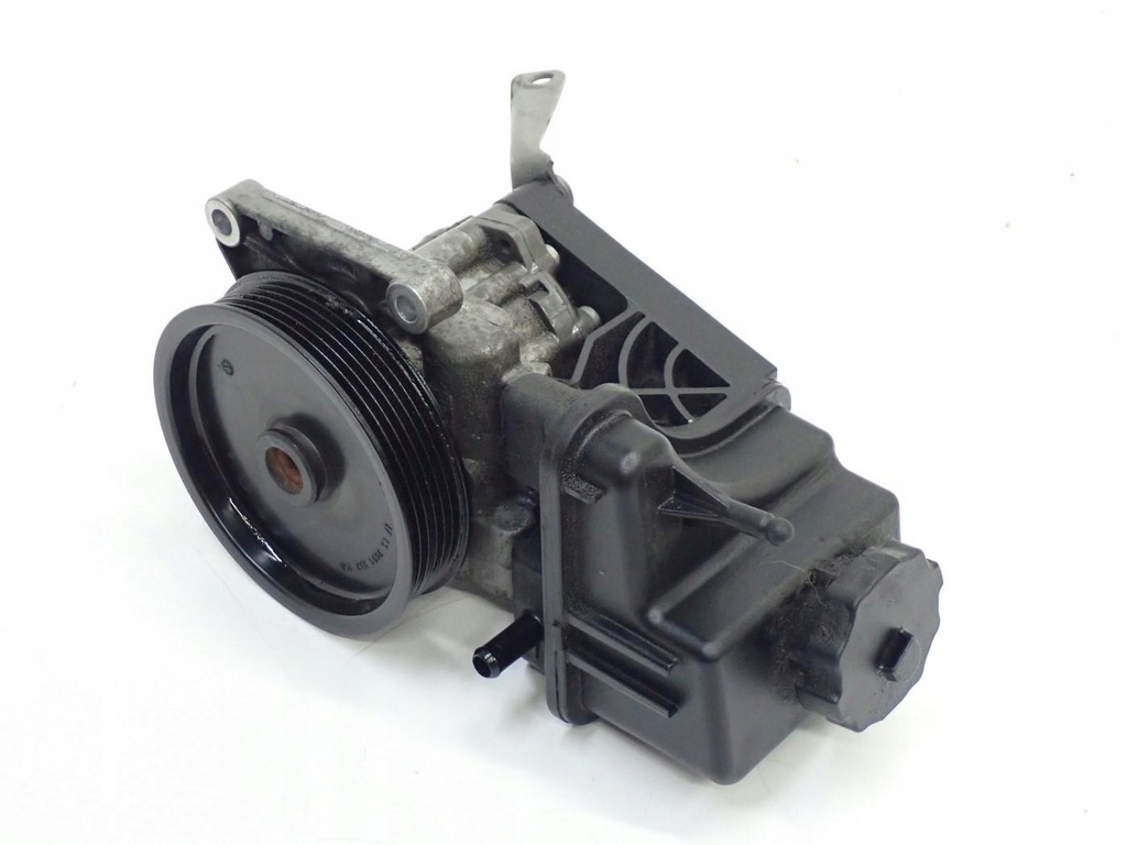 фото №1, Насос усилителя a0064664701 mercedes slk iii 250d r172 2.2 cdi 14r