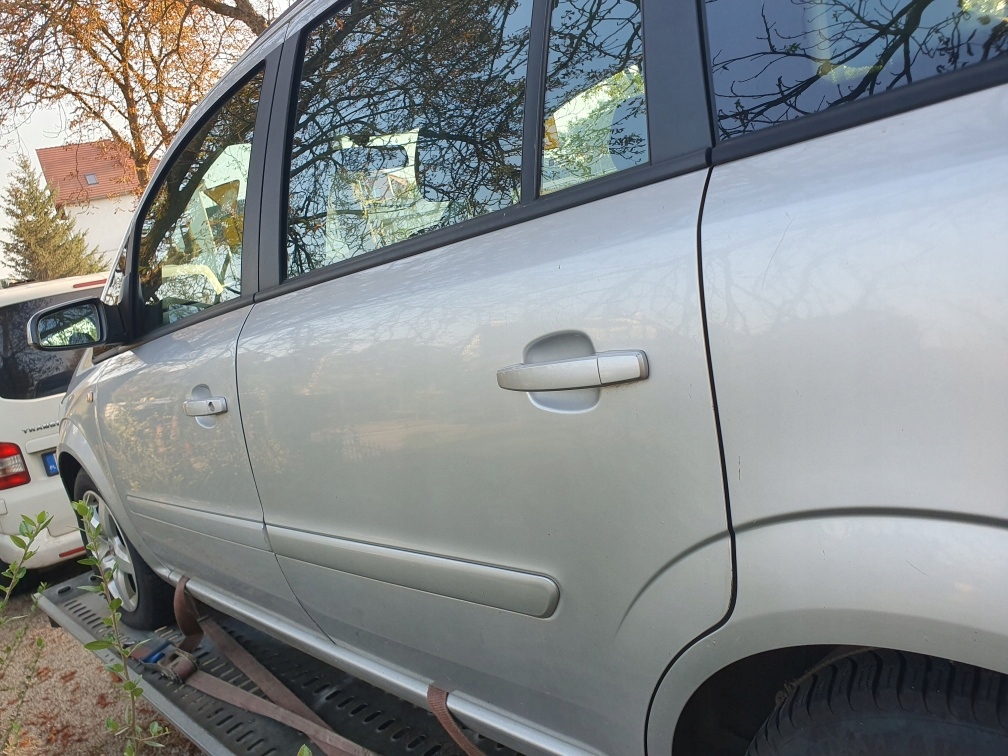 Крышка предохранителей 13125865 opel zafira b 2 2007 z157 1,9 cdti 120km в Украине