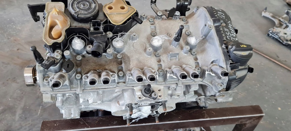 Q3 83a двигун стійку  2.0 tfsi dsn 231km vw audi tiguan 2 Ціна