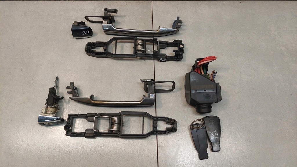 фото №1, Замок зажигания ключ вкладка ручка mercedes clk c208