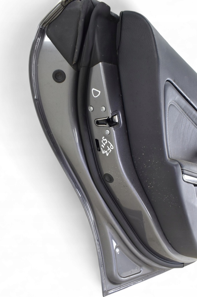 Дверь левая задний mercedes cla c117 2013r. 787 Оригинал