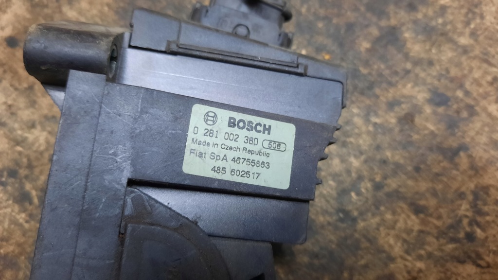 Потенціометр газу alfa romeo 147 1.6b 04r в Україні