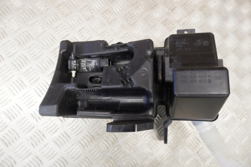 фото №11, Бачок омывателя vw tiguan 5n_ 5n0955453 2.0l дизель 103kw 2008