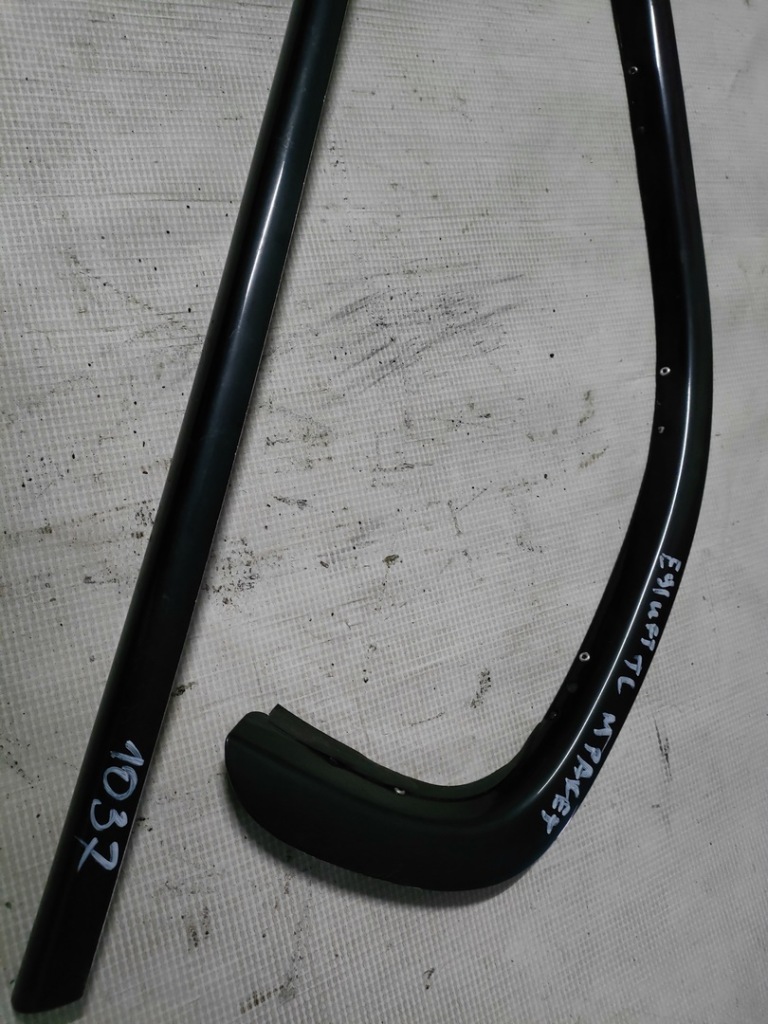 Bmw e91 рестайлинг  накладки shadow line Недорого