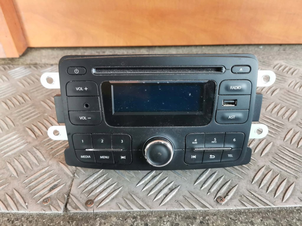 Купити Dacia duster i sandero ii радіо заводський 281159936r