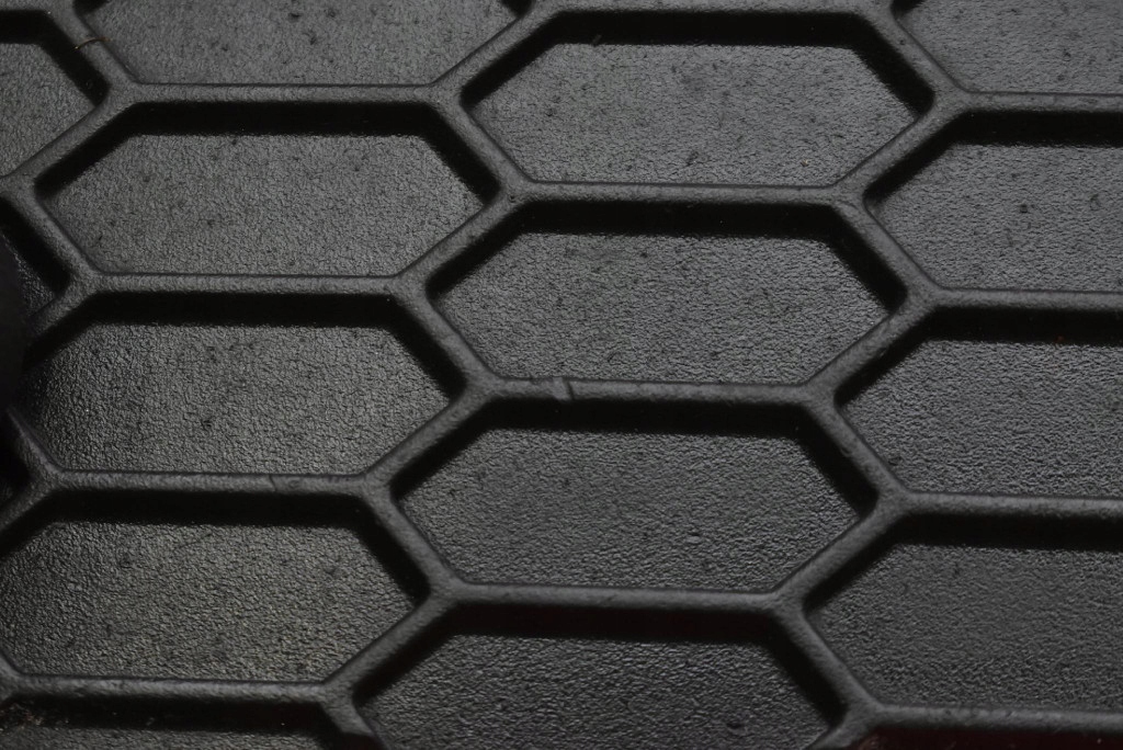 Решітка бампера права 3414312 bmw x3 e83 06-10 Доставка