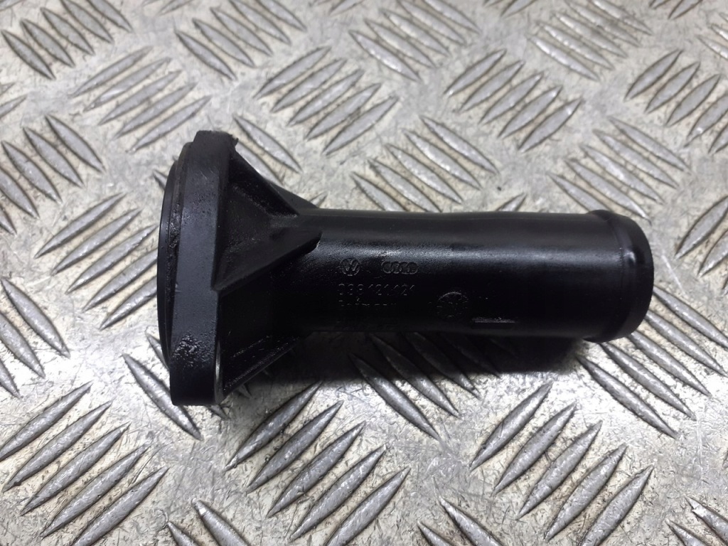 Купити Патрубок води seat leon i 1.9 tdi 038121121