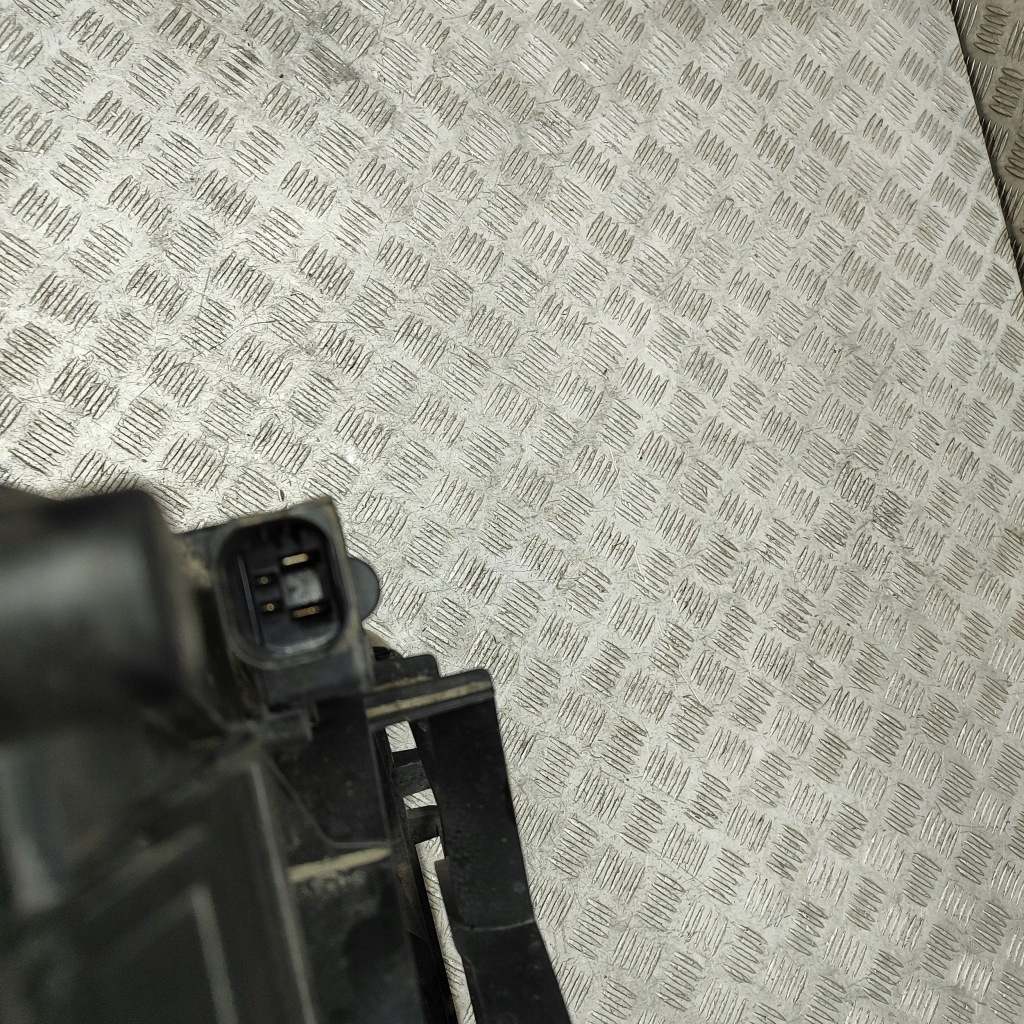 Bmw x5 g05 2019 накладка вентилятора радиатора с Разборки