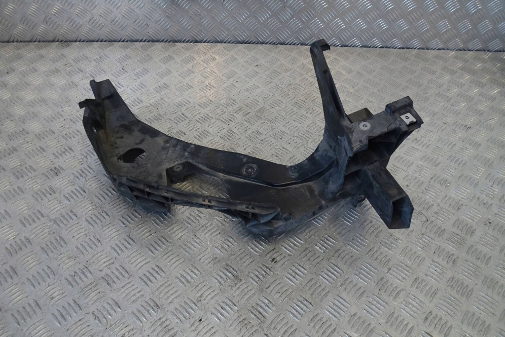 фото №1, Audi q4 e-tron - кронштейн лампи правої напрямна