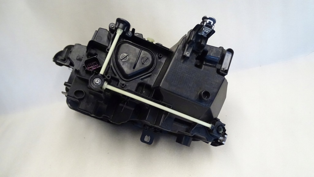 фото №12, Audi q4 e-tron - лампа передняя правая full led