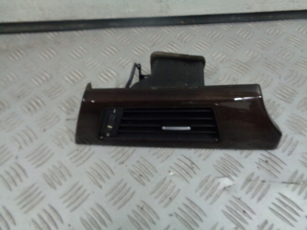 фото №1, Bmw 3 e90 xdrive 2007 3.0d решётка обдув левая