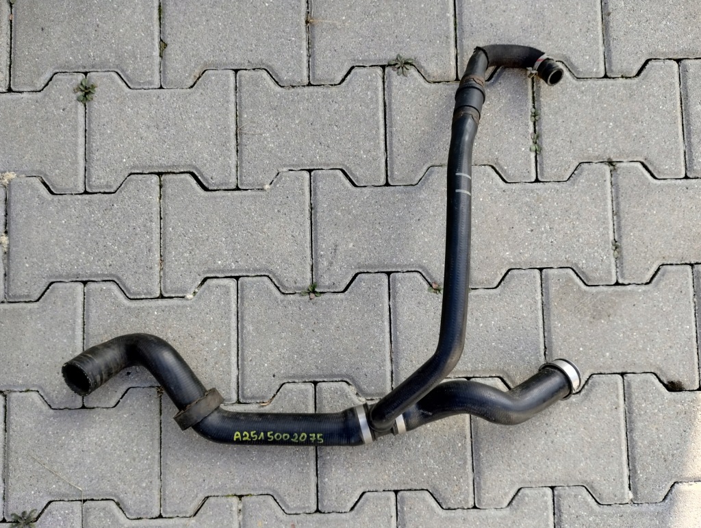 Купити Патрубок води шланг mercedes w251 a2515002075