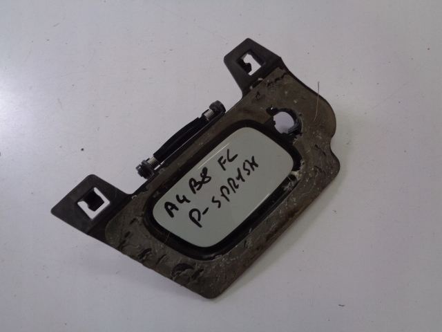 фото №1, Заглушка розпилювача лампи лівий перед audi a4 b8 lift