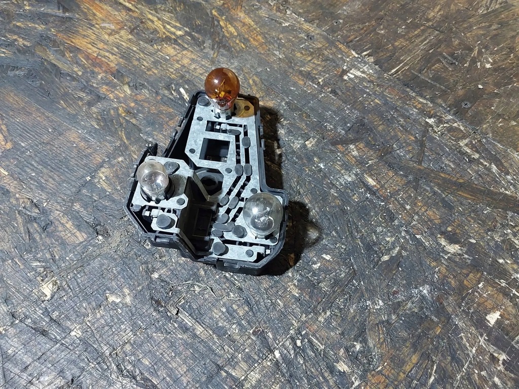 фото №10, Вкладиш лампи правий задній задня ford galaxy 7m5945258