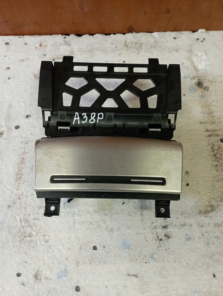 фото №1, Попільничка перед audi a3 8p lift 8p0857951