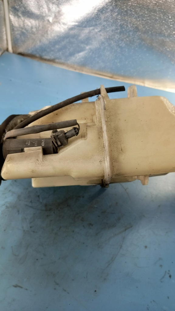 фото №4, Бачок. жидкость do омывателя volvo s60 02r 2.4d5