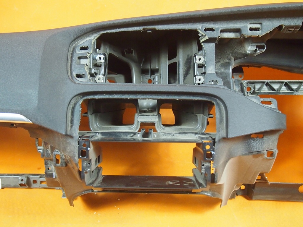 фото №9, Volvo v40 ii приборная панель приборная консоль rhd orygiał