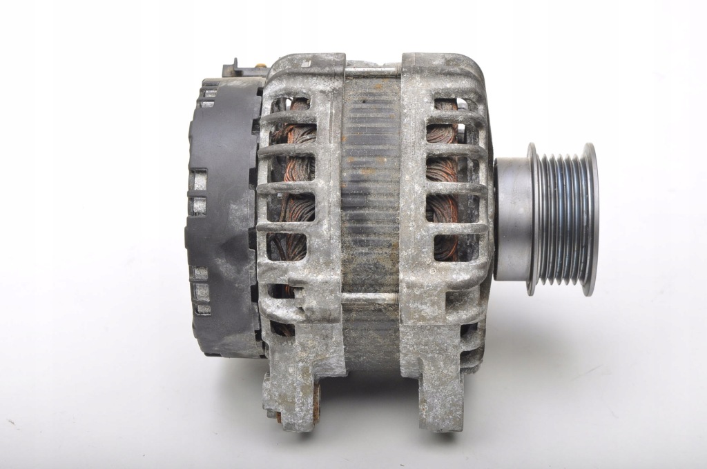 Купити Volvo xc60 2 2.0 t5 16v 250km генератор 31489212