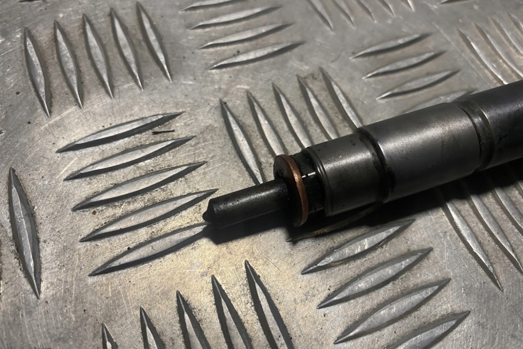 фото №1, Инжектор mazda 6 хэтчбек gg 13h50 2.0l дизель 100kw 2003