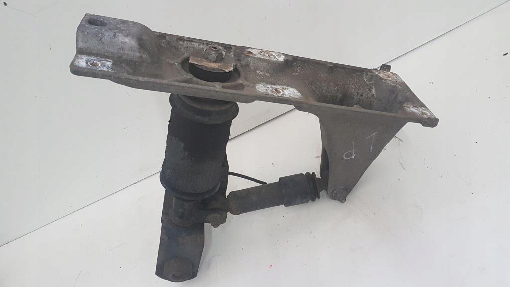 фото №1, Кронштейн кронштейн кабины renault magnum 460 dxi