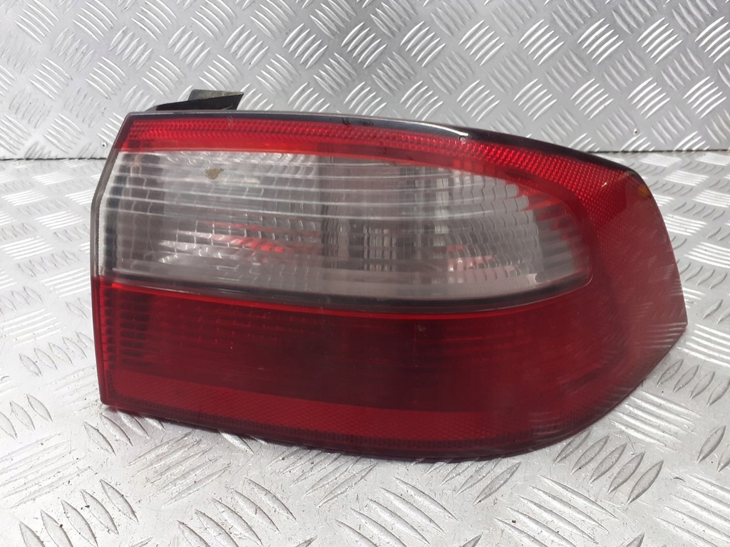 фото №1, Лампа права задня renault laguna ii 1.6 16v 8200002474