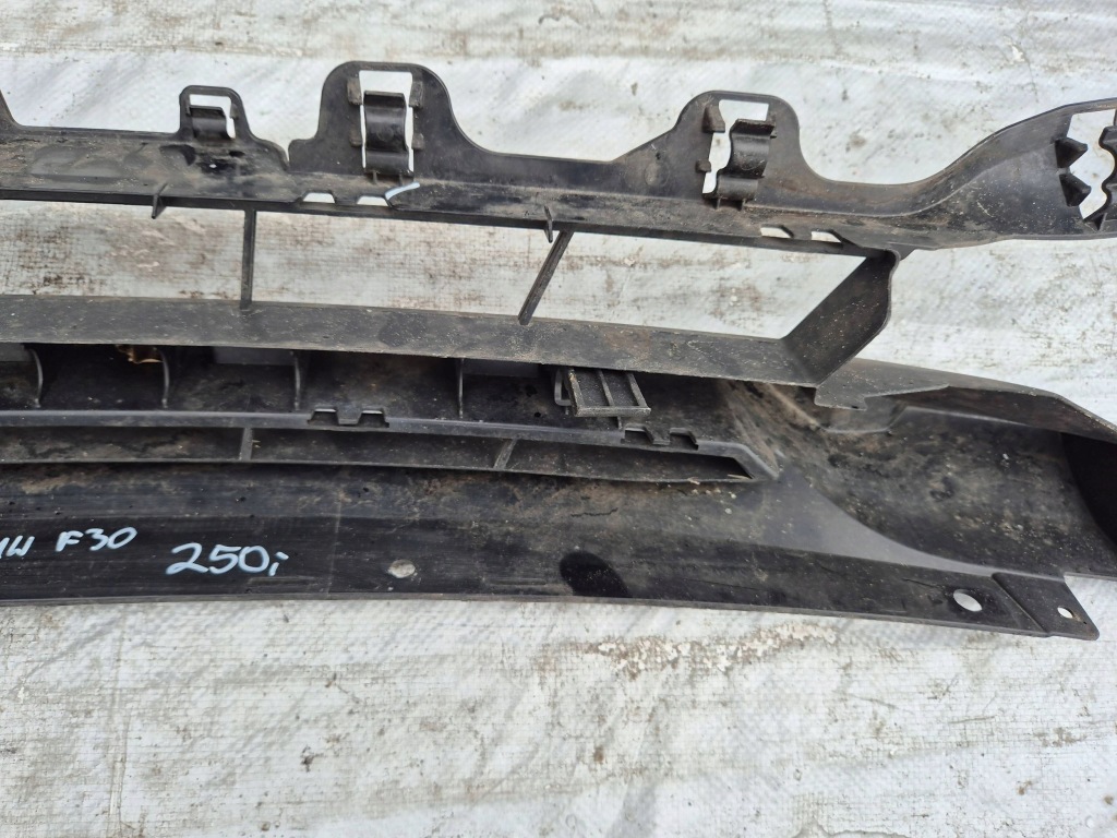 фото №14, Bmw 3 f30 f35 f31 12- решётка средняя бампера передний