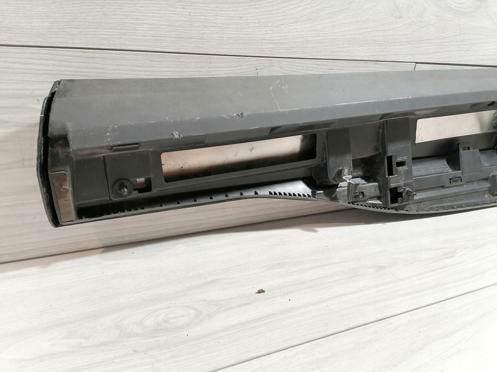 фото №10, Audi e-tron молдинг дверь левый перед 4ke853059a