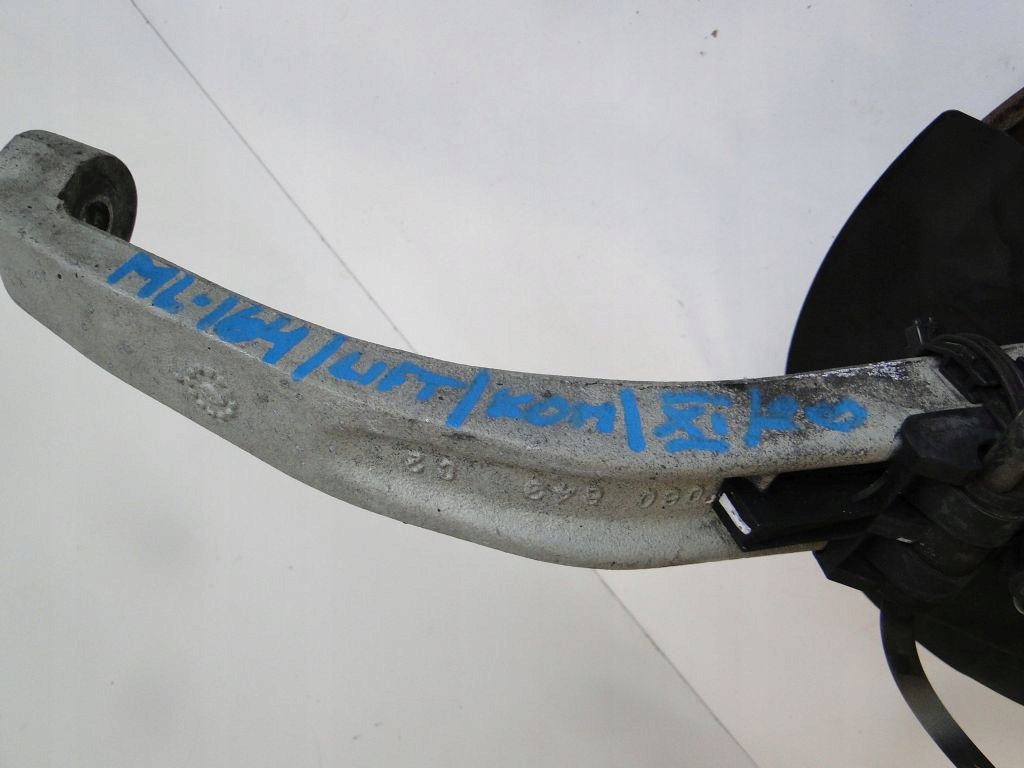 Купити Mercedes ml w164 164 рестайлінг  поворотний кулак права ліва