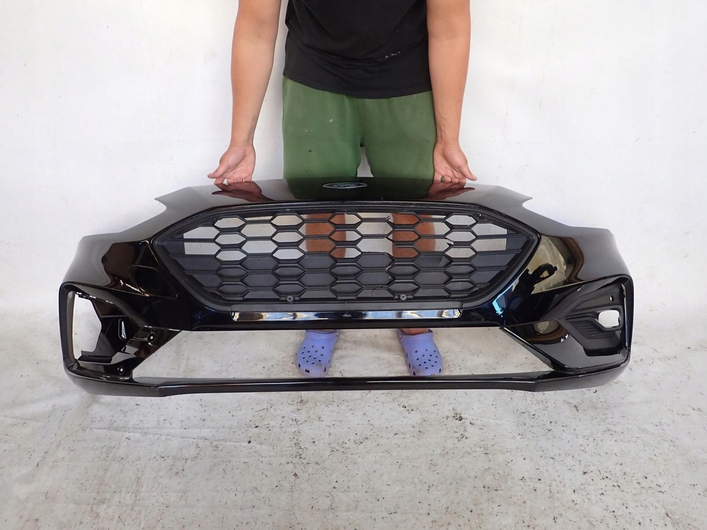 фото №1, Ford focus iv 4 mk4 st line 18-21 бампер перед передний pdc