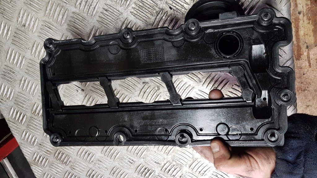 фото №11, Audi a8 d3 3.0 tdi крышка клапанов