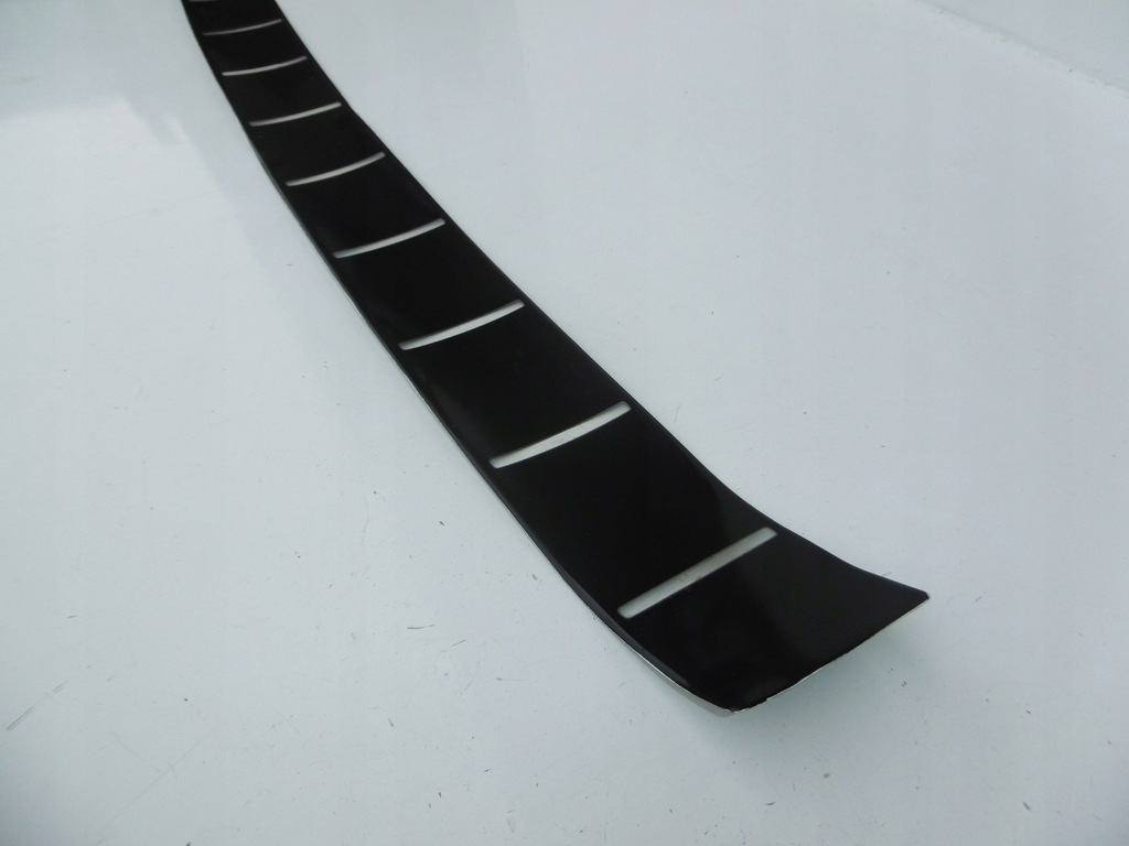 фото №7, Накладка наклейка бампера задняя lift volvo v70 iii