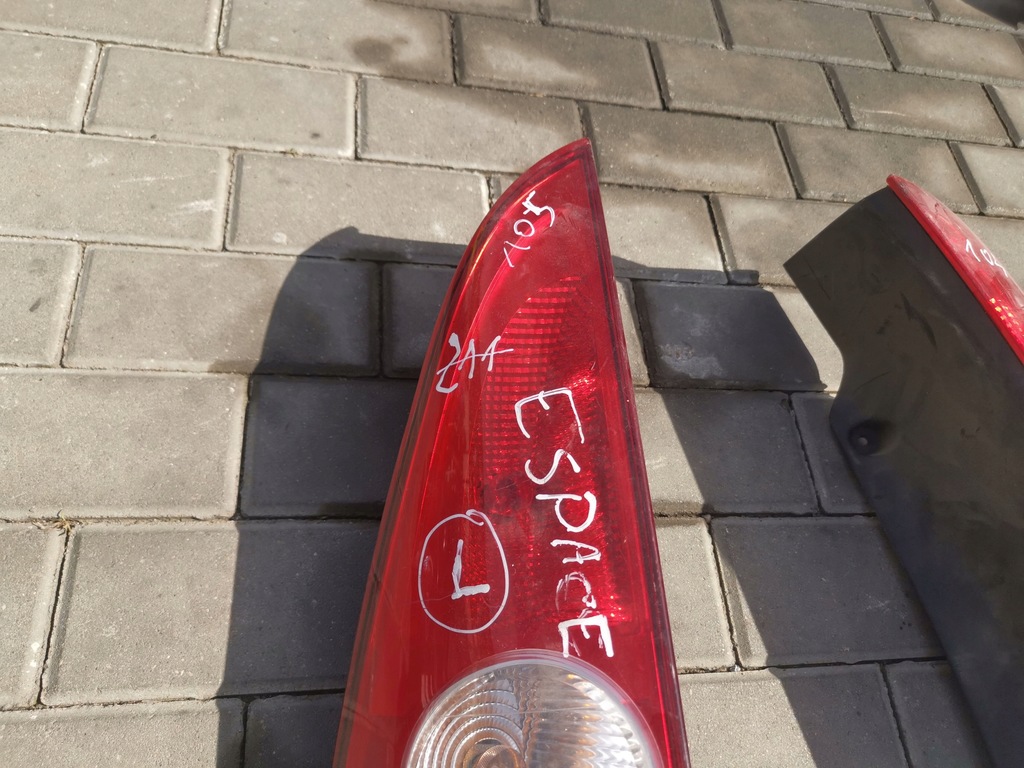 фото №2, Renault оригинальный номер 8200027153 lammpa задняя l