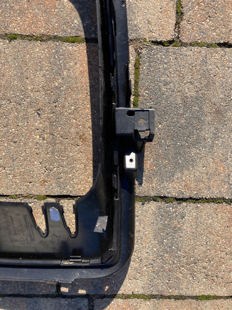 Porsche cayenne 3 9y gts решітка бампера перед права orgi. Ціна