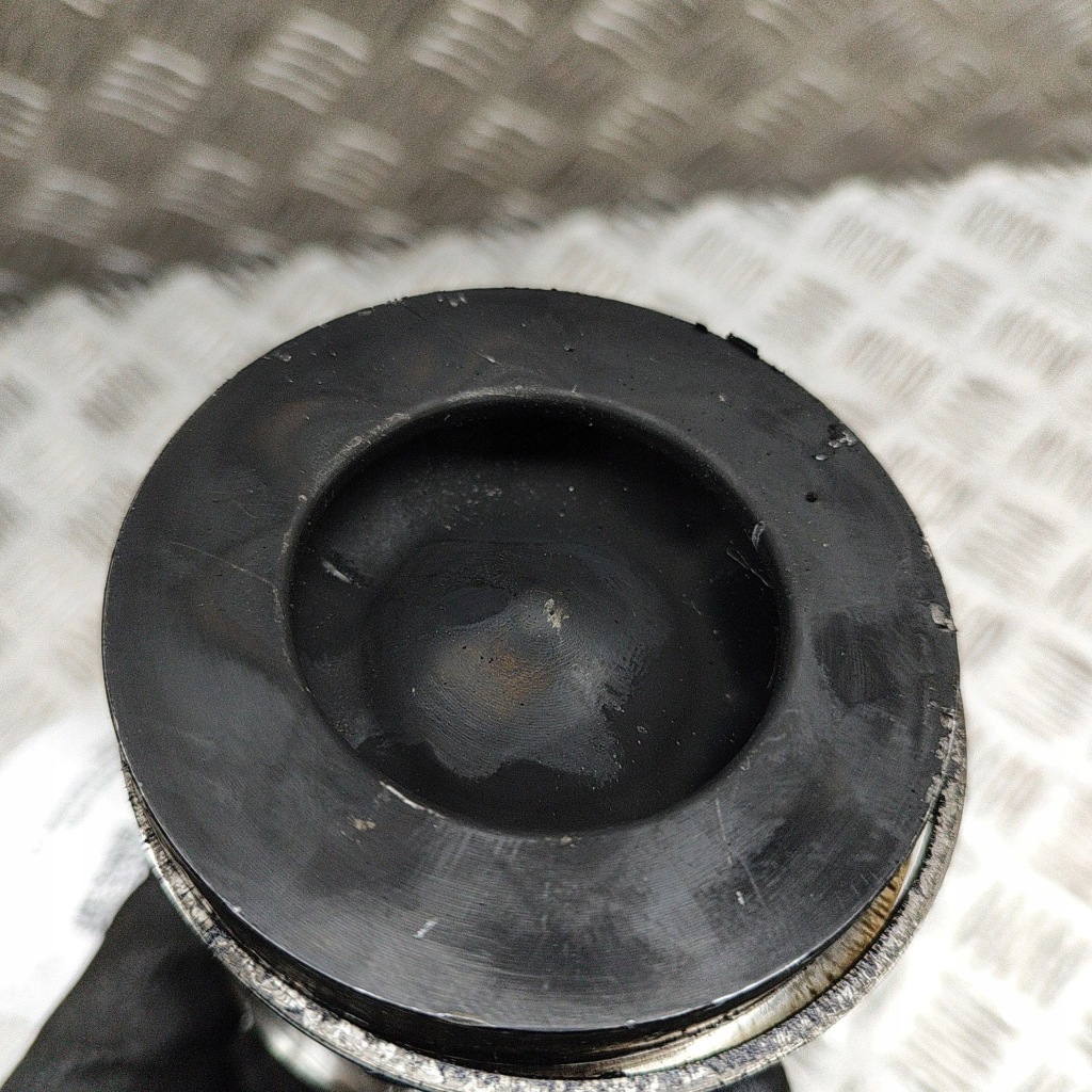 фото №6, Volkswagen touareg ii 2016 поршень