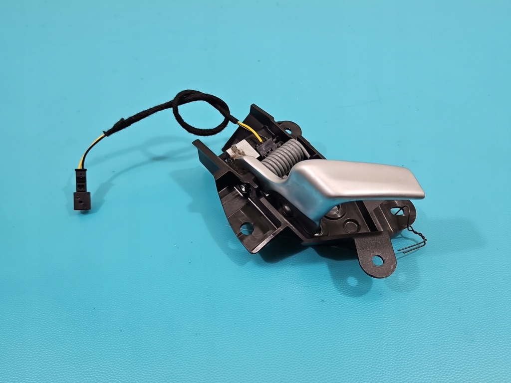 Купити Ручка внутрішня перед ліва tesla model s 1008436-00-e