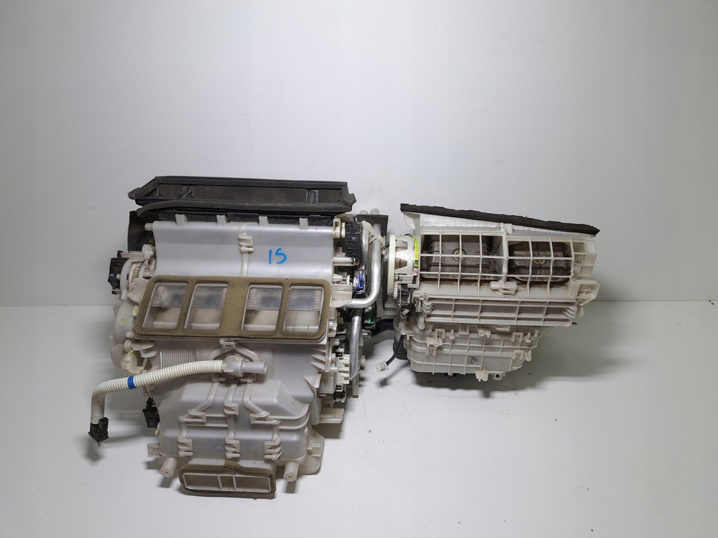 фото №1, Lexus is iii 300h обігрівач повітродувка