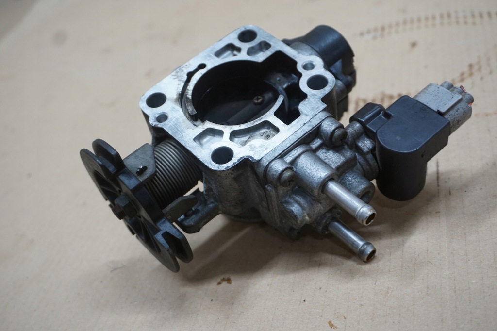 фото №11, Suzuki jimny дроссельная заслонка 1,3 16v 01r