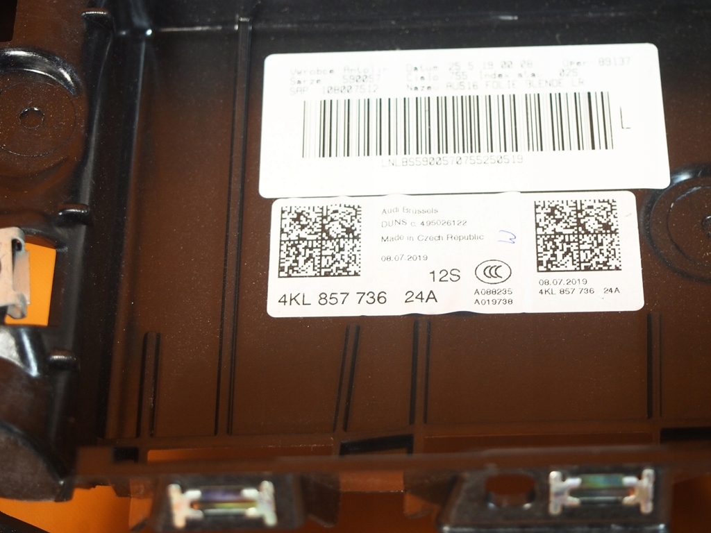 фото №8, Audi e-tron панель приладів приладова панель  4kl857051