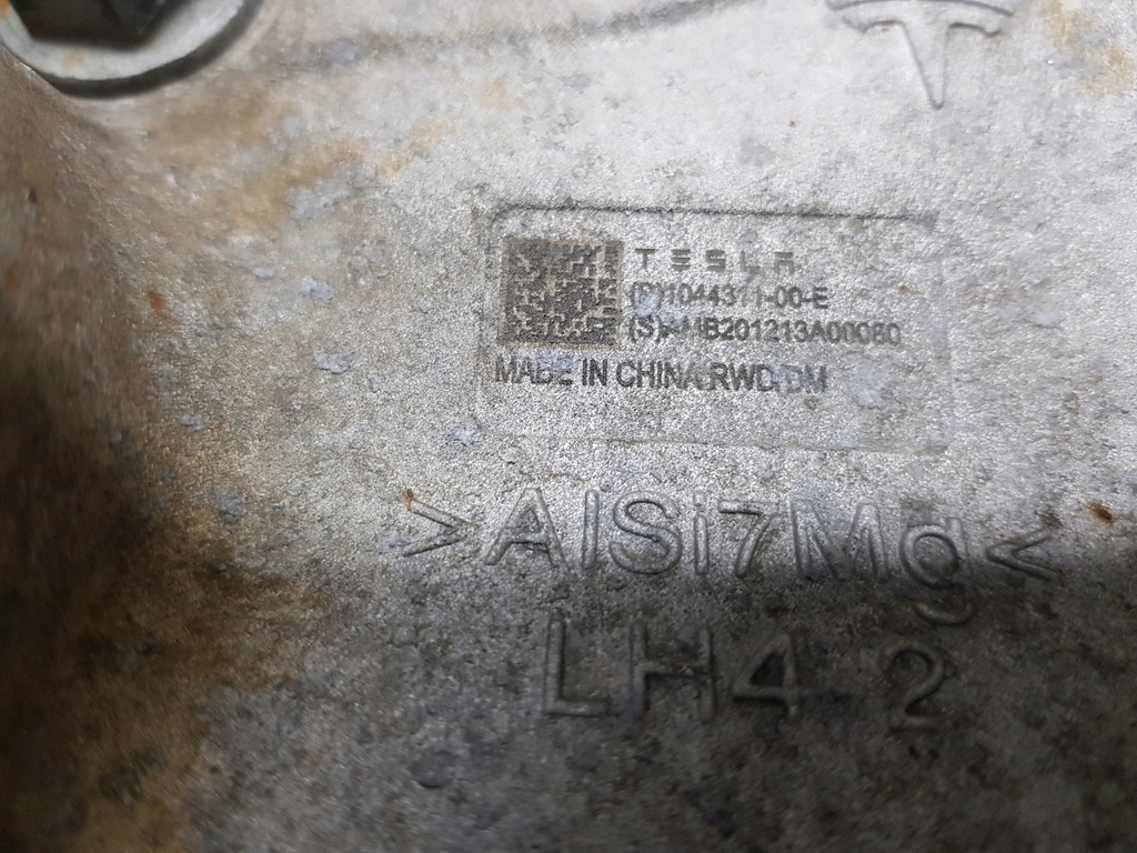 фото №3, Tesla model 3 поворотный кулак ступица перед левая