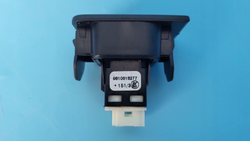 фото №13, Opel astra l vi gse 23r переключатель открывания крышки 9610618277