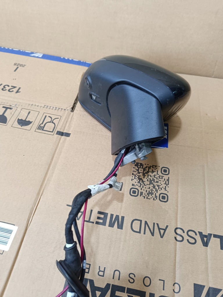 Дзеркало праве камера асистент cla w118 cala європа 16pin Ціна