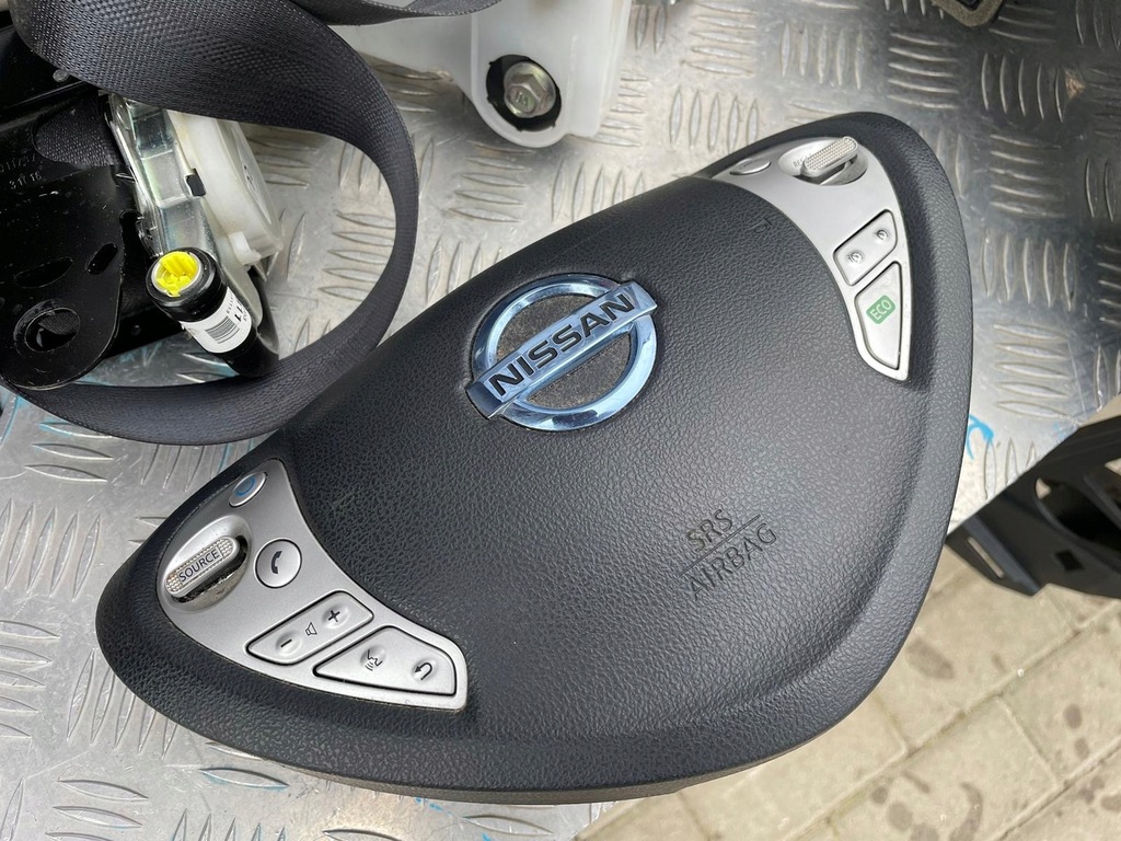 фото №7, Nissan leaf i консоль подушки безопасности воздушные eu. 10-17